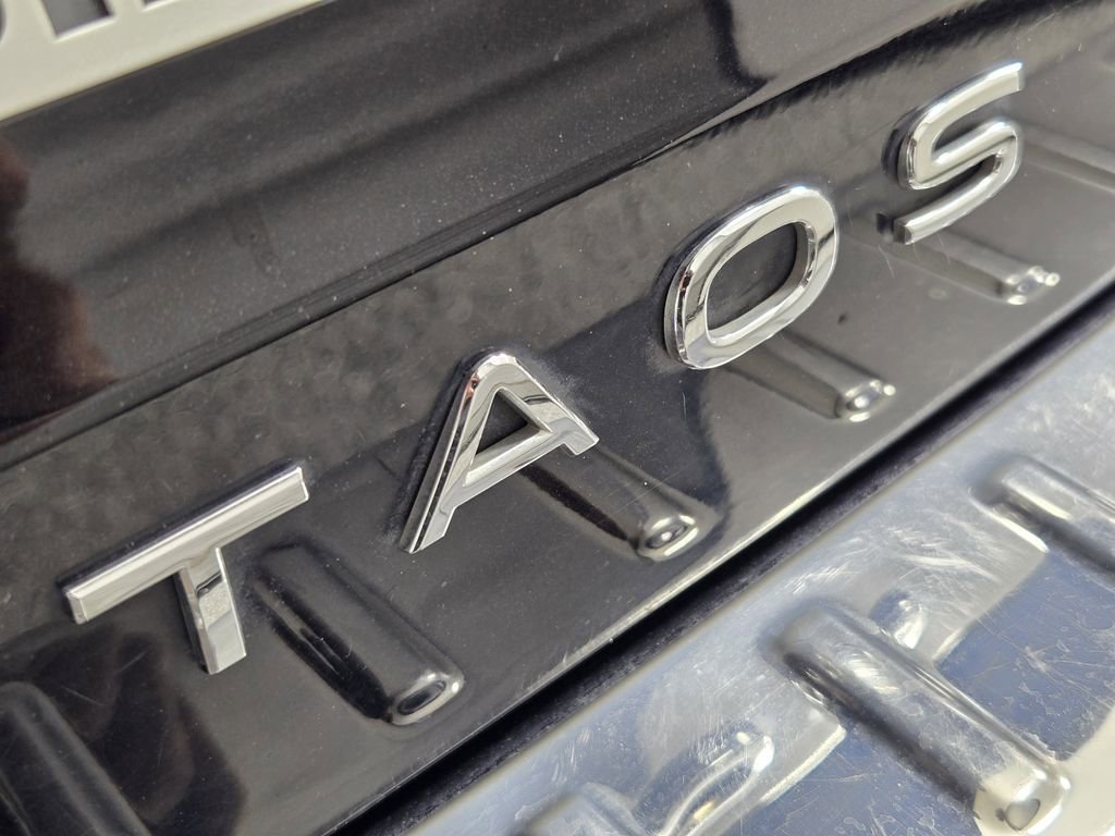 Used 2023 Volkswagen Taos SE FWD image 11