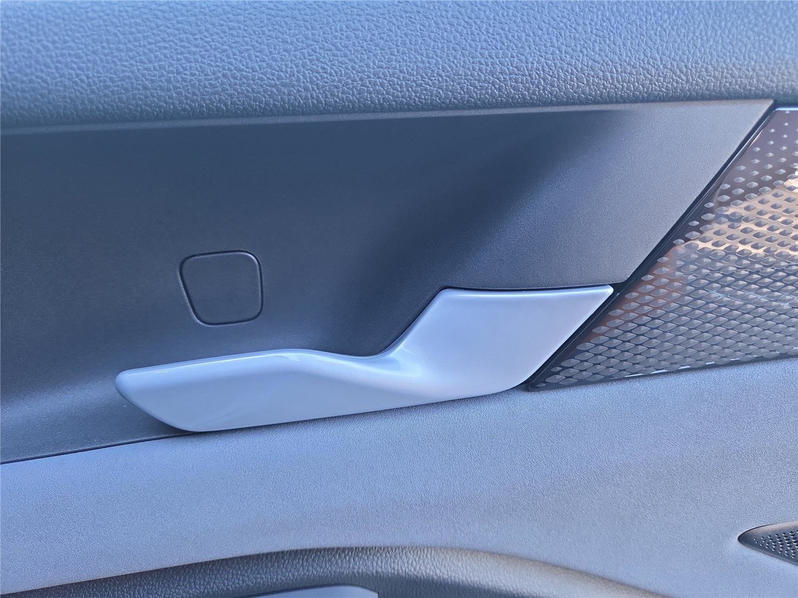 New 2025 Volkswagen Tiguan SE R-Line image 31