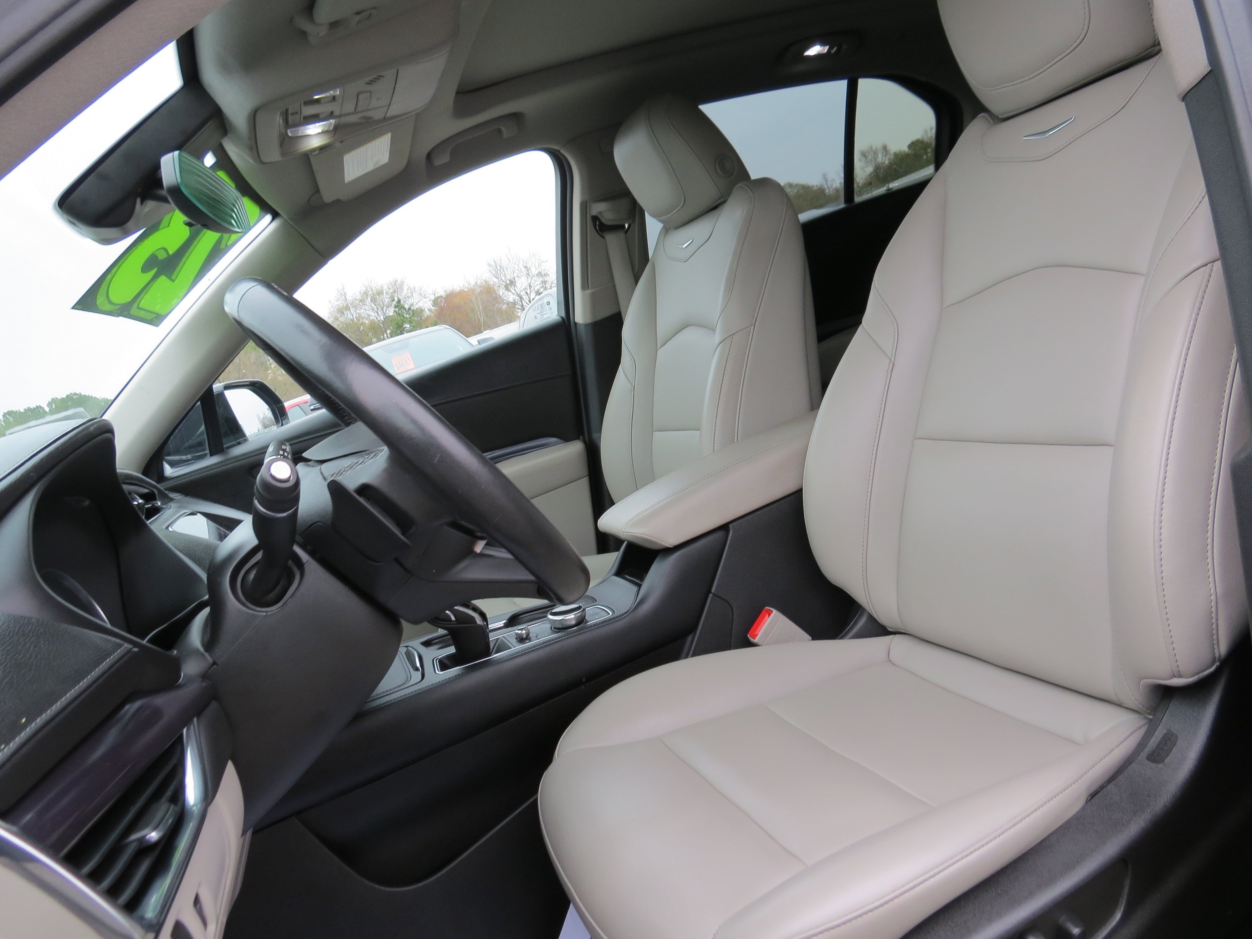 Certified 2023 Cadillac XT4 Luxury w/ Cold Weather Package image 18