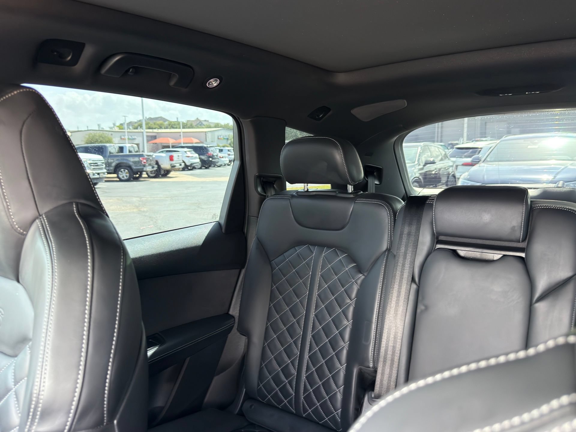 Used 2024 Audi SQ7 Premium Plus w/ Carbon Package AWD/4WD image 19