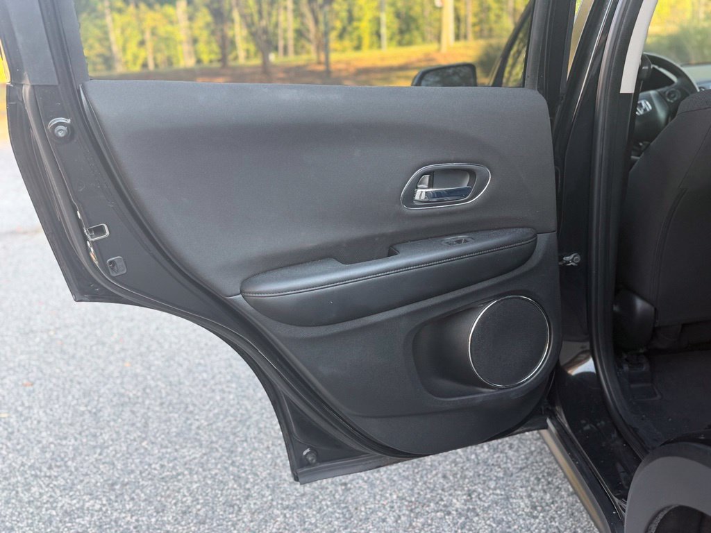 Used 2018 Honda HR-V EX image 12