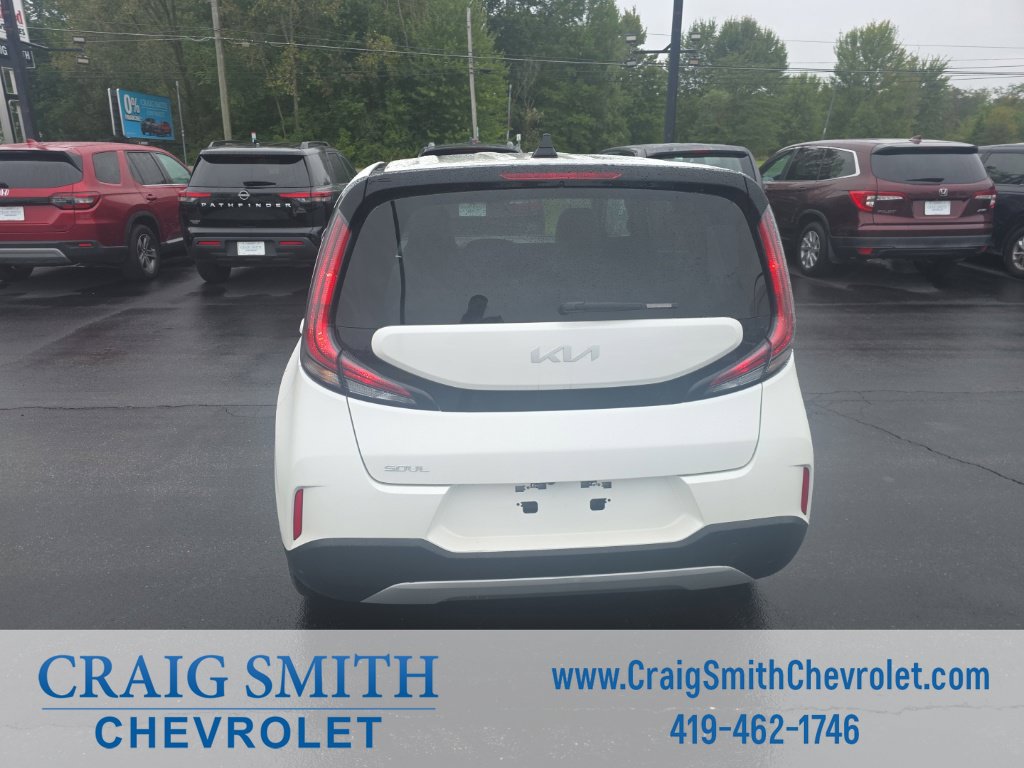 Used 2025 Kia Soul LX w/ LX Technology Package FWD image 4