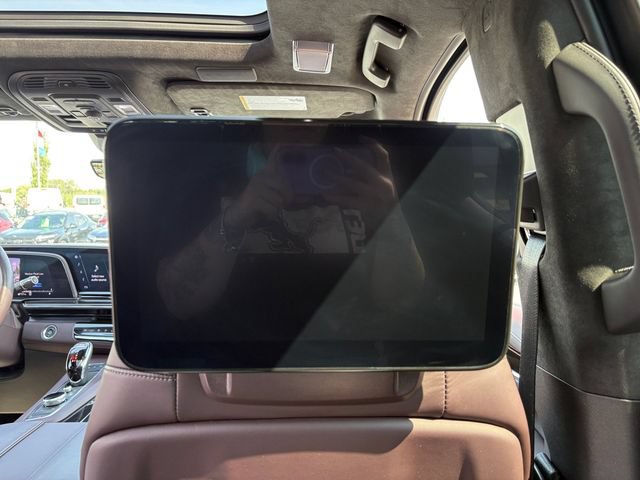 Certified 2023 Cadillac Escalade Sport Platinum w/ LPO, ONYX Package AWD/4WD image 17