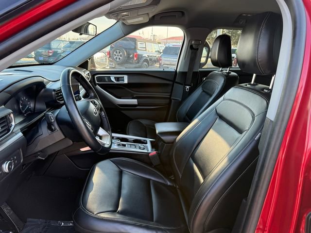 Certified 2022 Ford Explorer XLT w/ Equipment Group 202A image 6