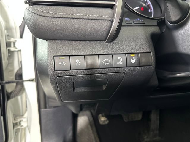 Used 2023 Toyota Camry SE image 19