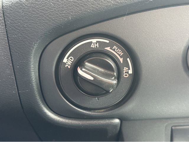 Used 2023 Nissan Frontier SV image 26