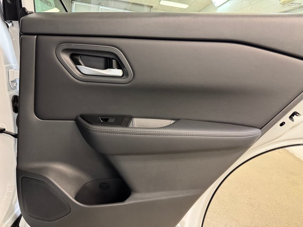 New 2026 Nissan Rogue SV w/ Cold Weather Package AWD/4WD image 25