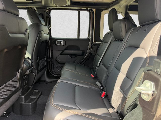 New 2027 Jeep Wrangler Unlimited Sahara AWD/4WD image 17