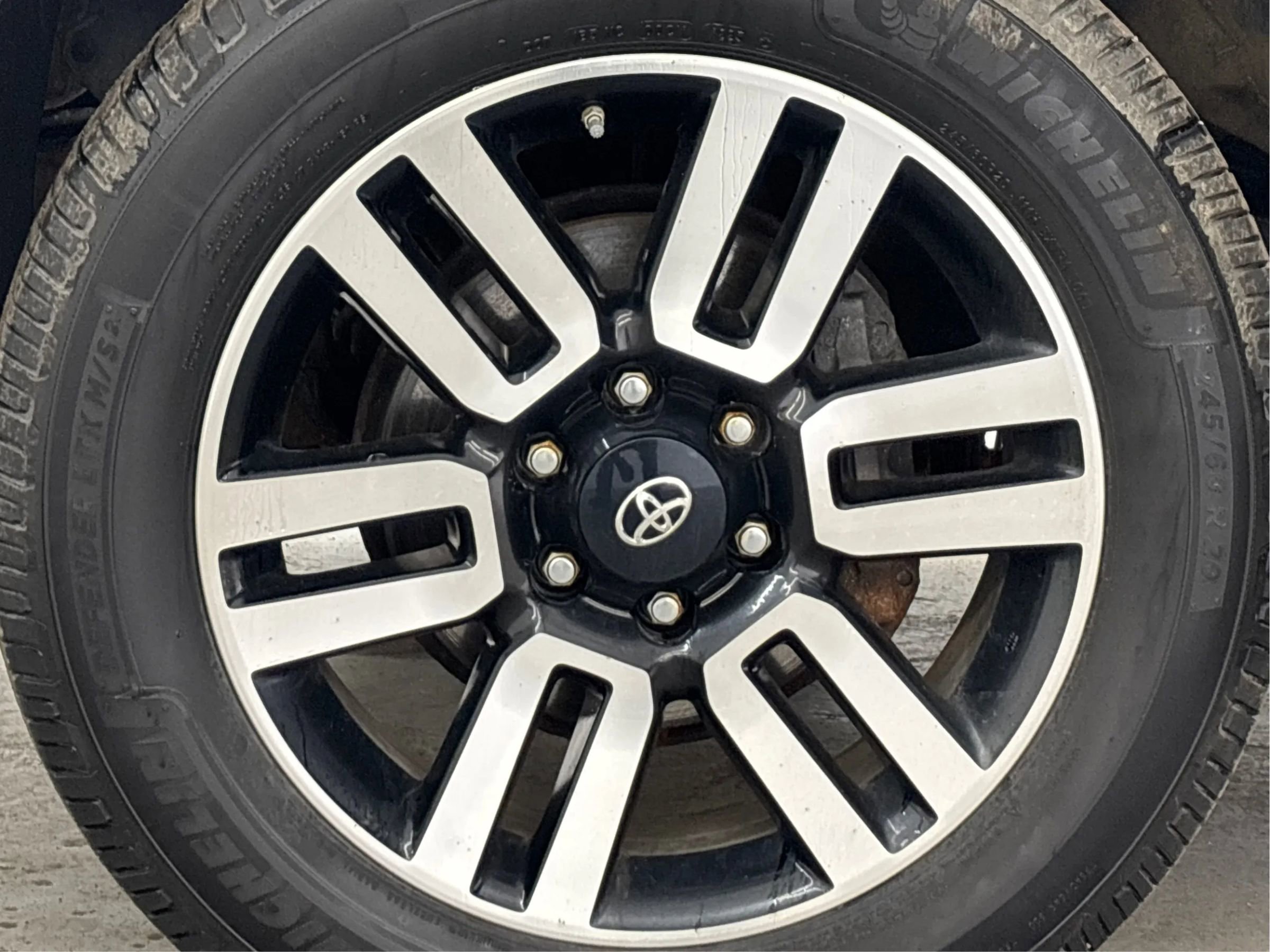 Used 2018 Toyota 4Runner Limited image 32