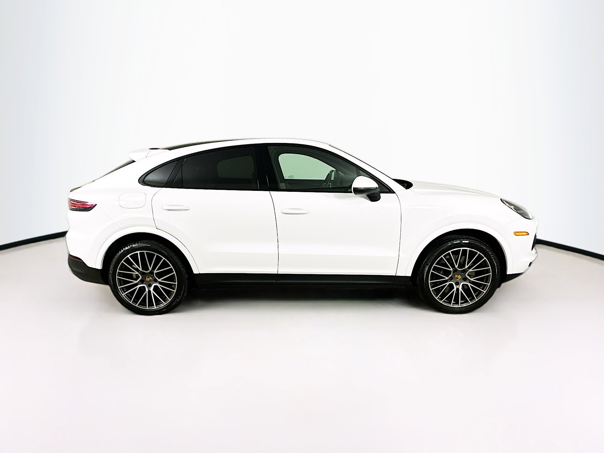Used 2021 Porsche Cayenne Coupe image 8