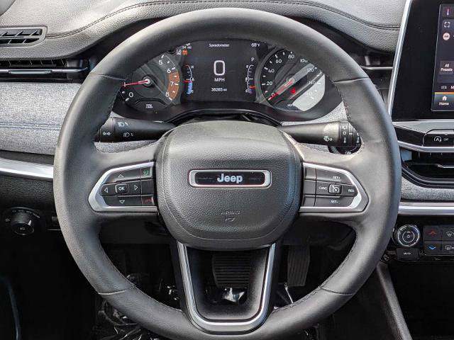 Used 2025 Jeep Compass Latitude AWD/4WD image 26