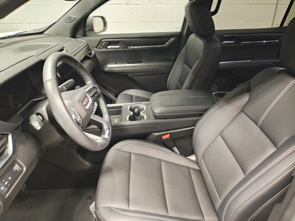 Used 2024 GMC Acadia Elevation w/ Black Edition image 24