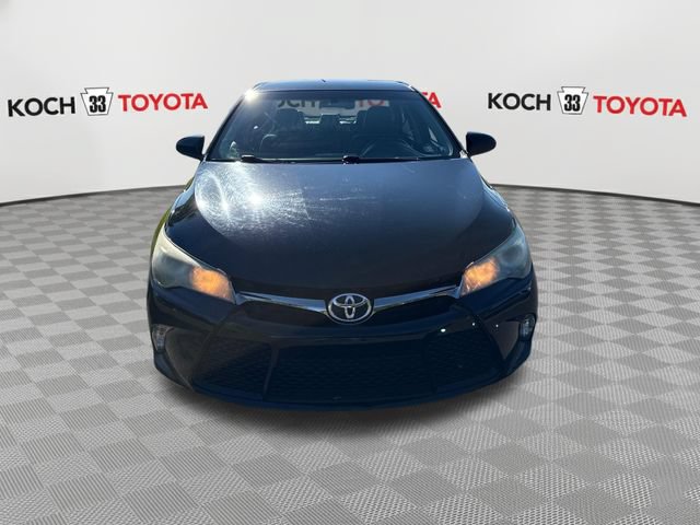 Used 2017 Toyota Camry SE FWD image 2