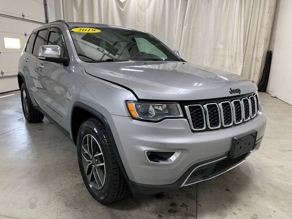 Used 2020 Jeep Grand Cherokee Limited AWD/4WD image 2