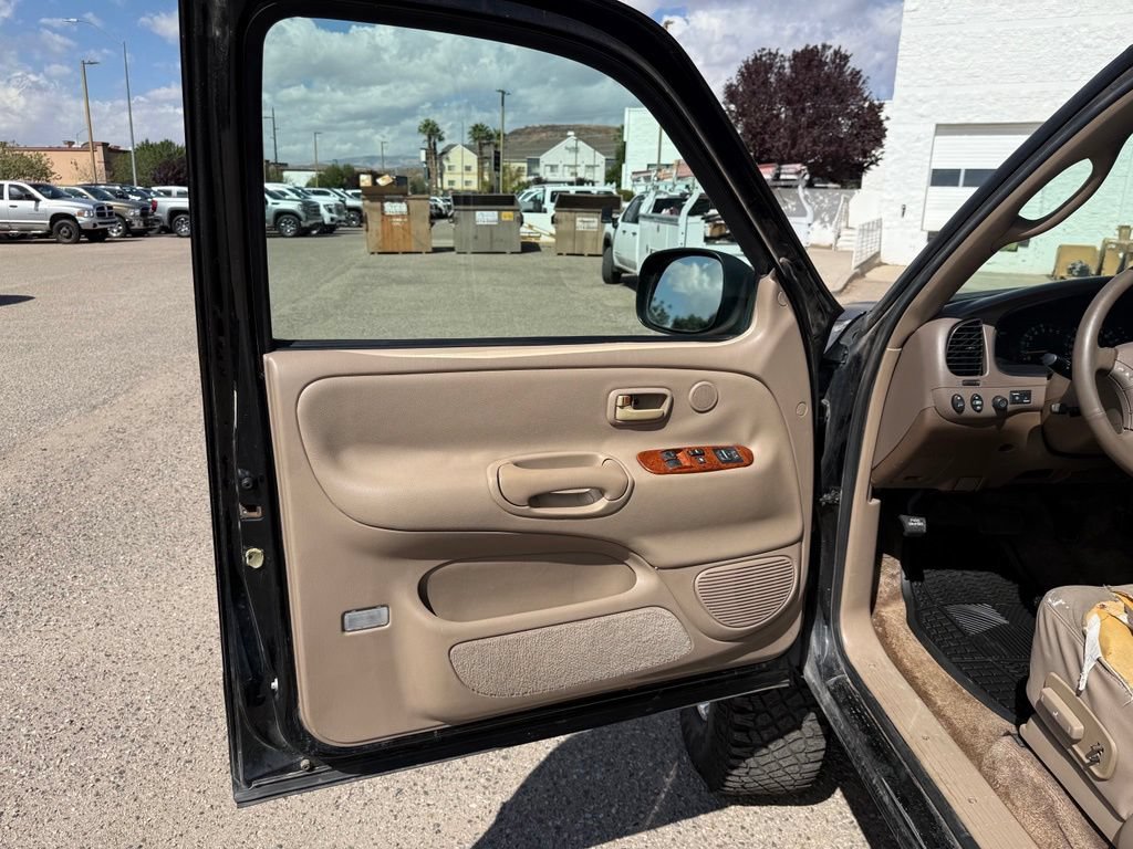 Used 2004 Toyota Tundra Limited w/ Towing Pkg AWD/4WD image 9