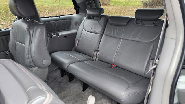 Used 2005 Toyota Sienna XLE Limited image 21