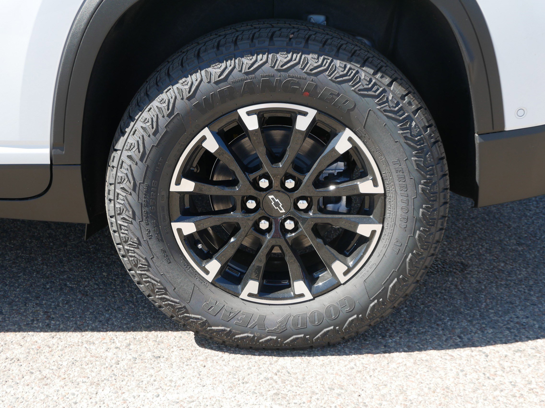 New 2026 Chevrolet Traverse Z71 w/ Enhanced Driving Package AWD/4WD image 7
