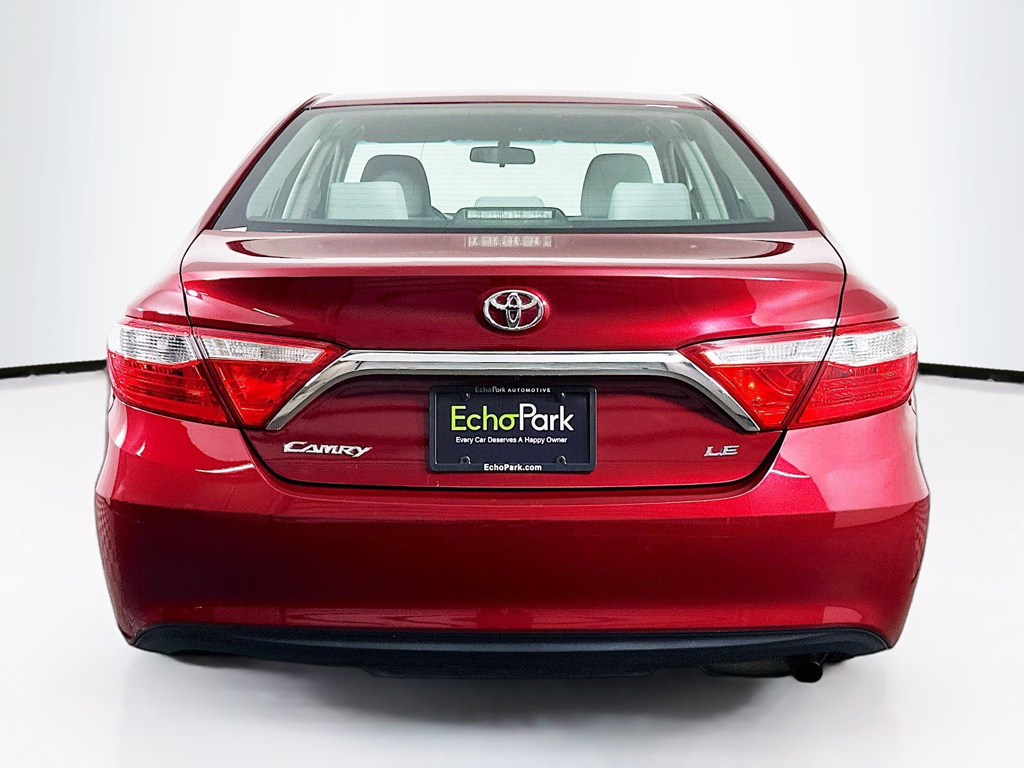 Used 2015 Toyota Camry LE image 7