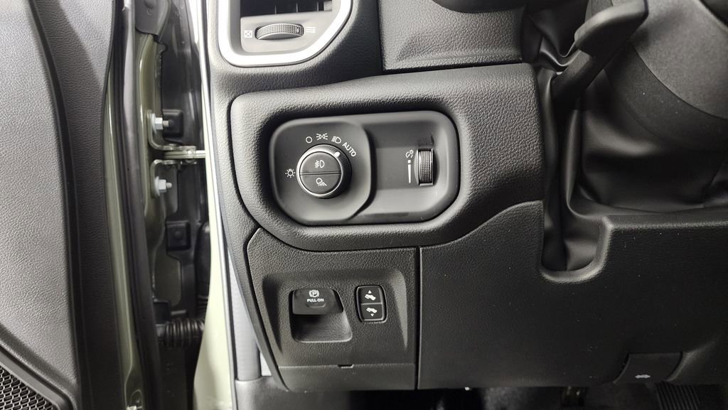New 2026 RAM 1500 Big Horn AWD/4WD image 13