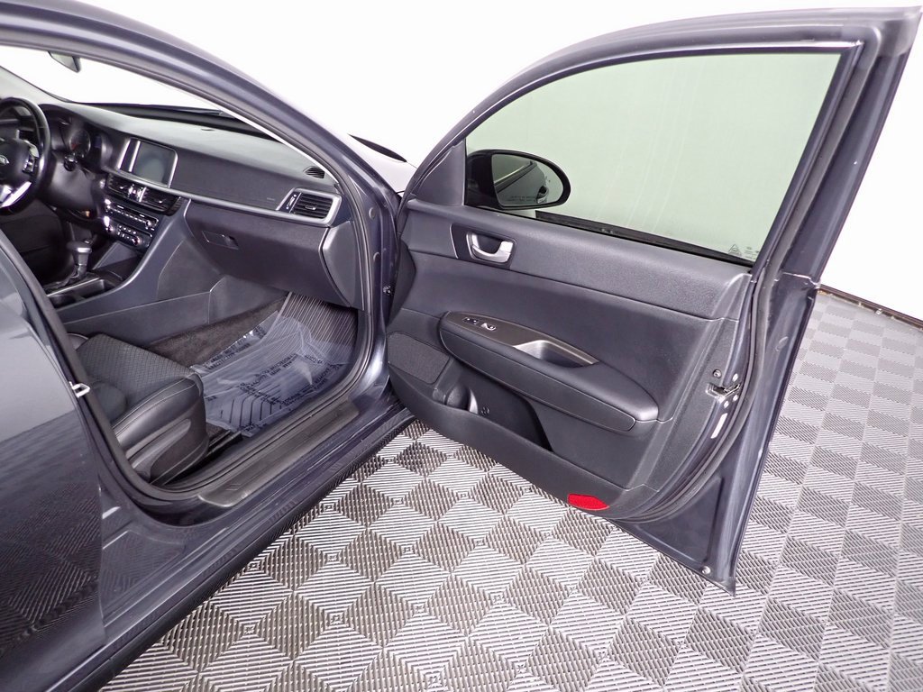 Used 2020 Kia Optima SE image 30