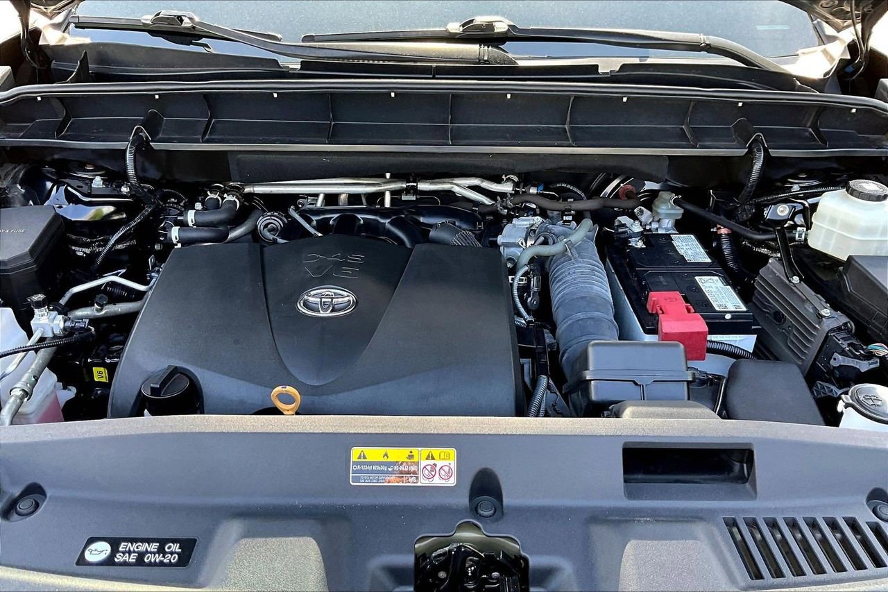 Used 2022 Toyota Highlander XLE image 37