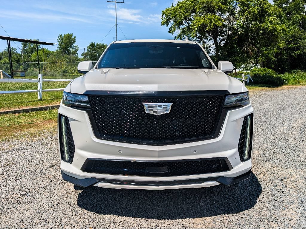 Used 2023 Cadillac Escalade V w/ LPO, ONYX Package AWD/4WD image 2