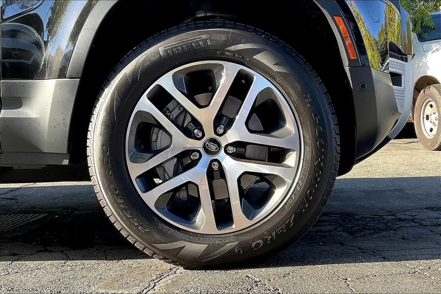 Used 2025 Land Rover Defender 130 S image 12