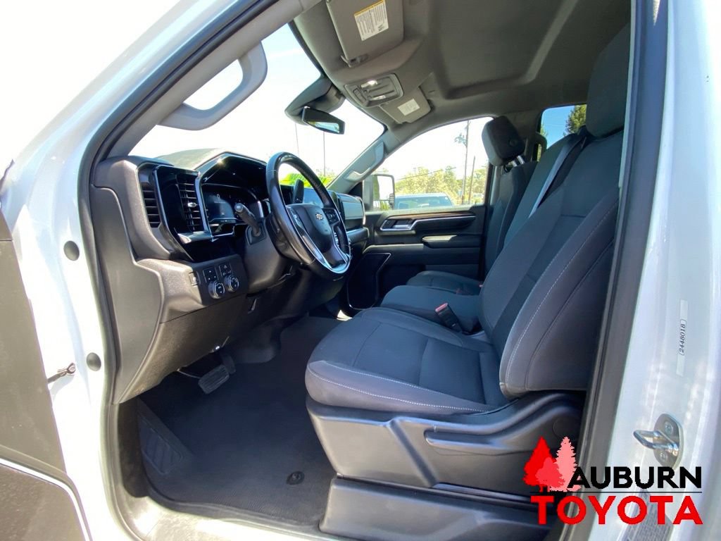 Used 2024 Chevrolet Silverado 2500 LT AWD/4WD image 31