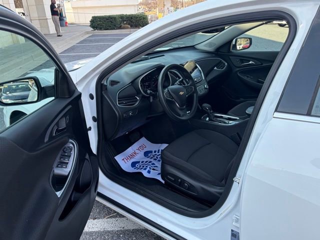 Used 2025 Chevrolet Malibu LT image 13