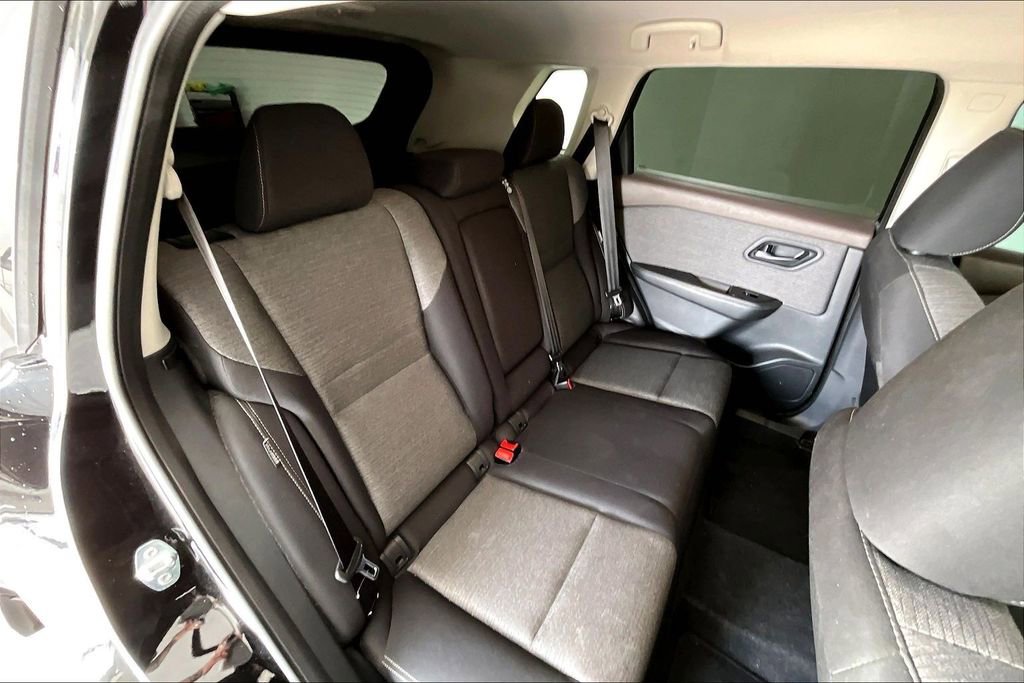 Used 2021 Nissan Rogue S image 35