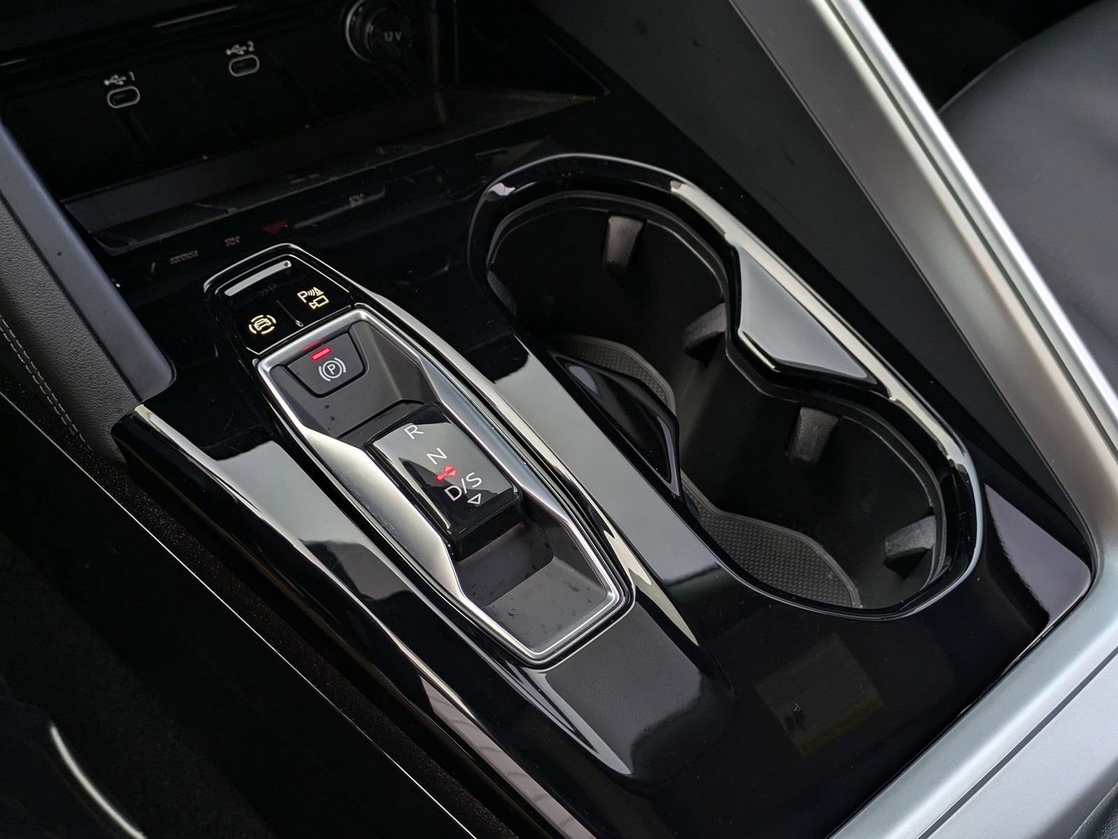 Used 2025 Audi Q5 Premium w/ Convenience Package image 14