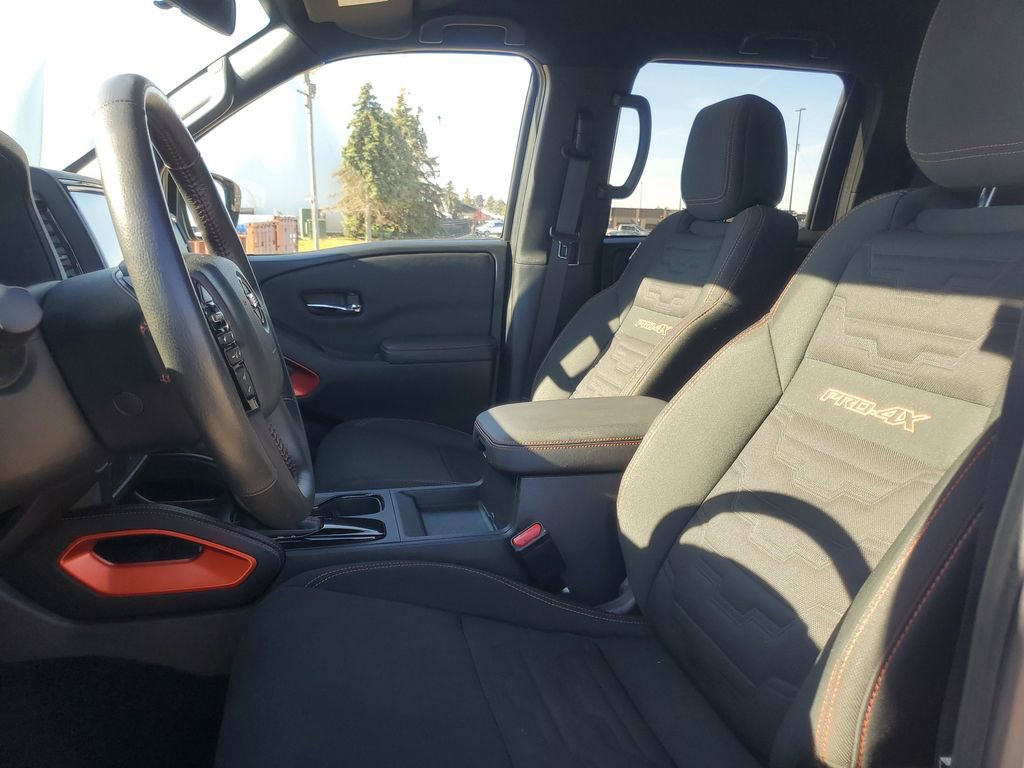 Used 2024 Nissan Frontier PRO-4X image 11