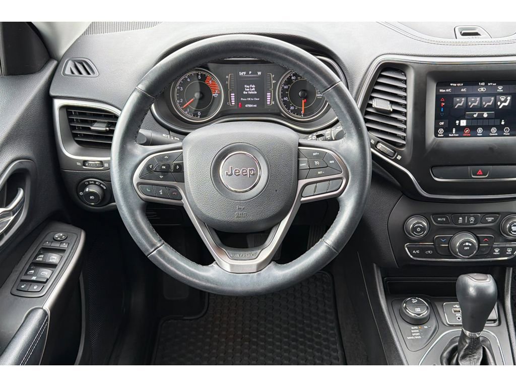 Used 2019 Jeep Cherokee Latitude Plus w/ Cold Weather Group image 16