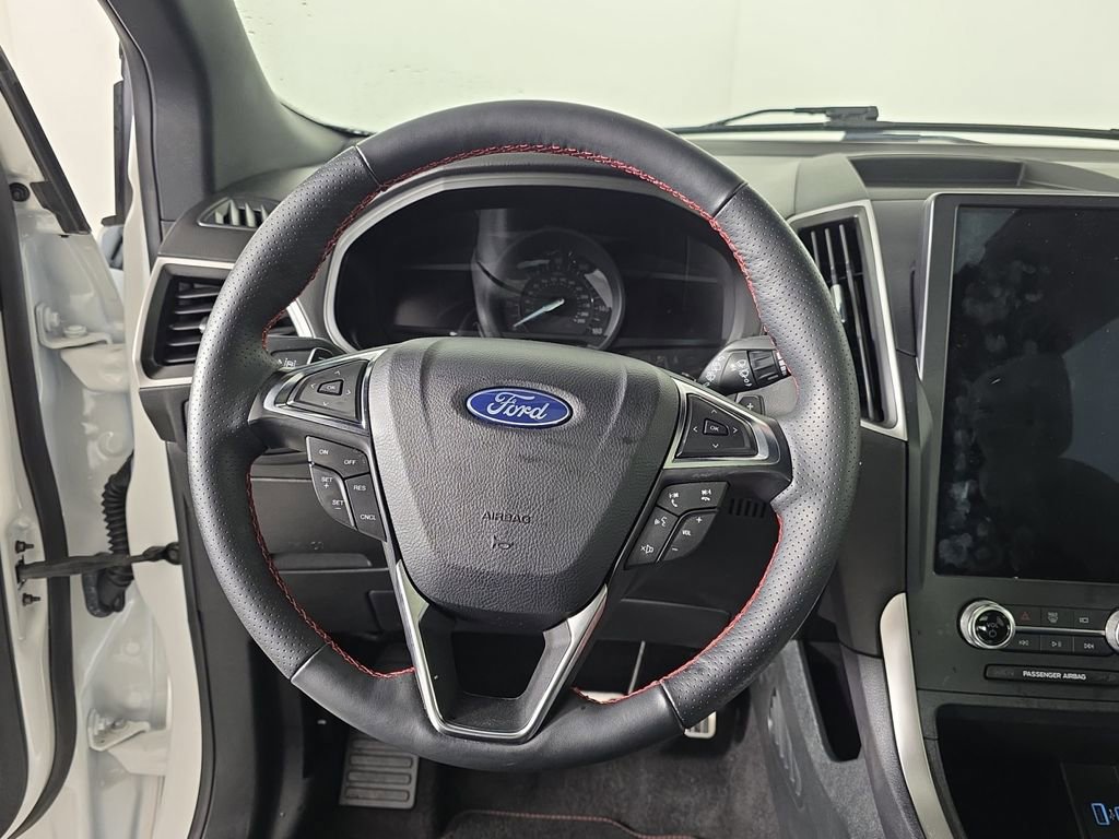 Used 2024 Ford Edge ST-Line w/ Class II Trailer Tow Package image 10
