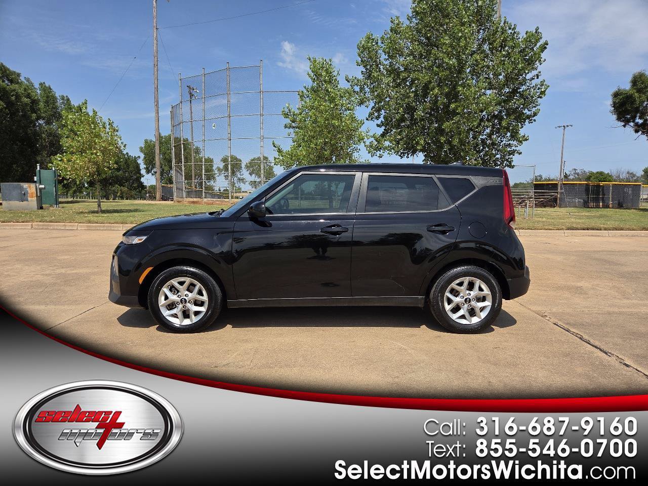 Used 2020 Kia Soul S FWD image 1