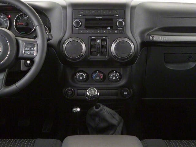 Used 2012 Jeep Wrangler Unlimited Sahara AWD/4WD image 12