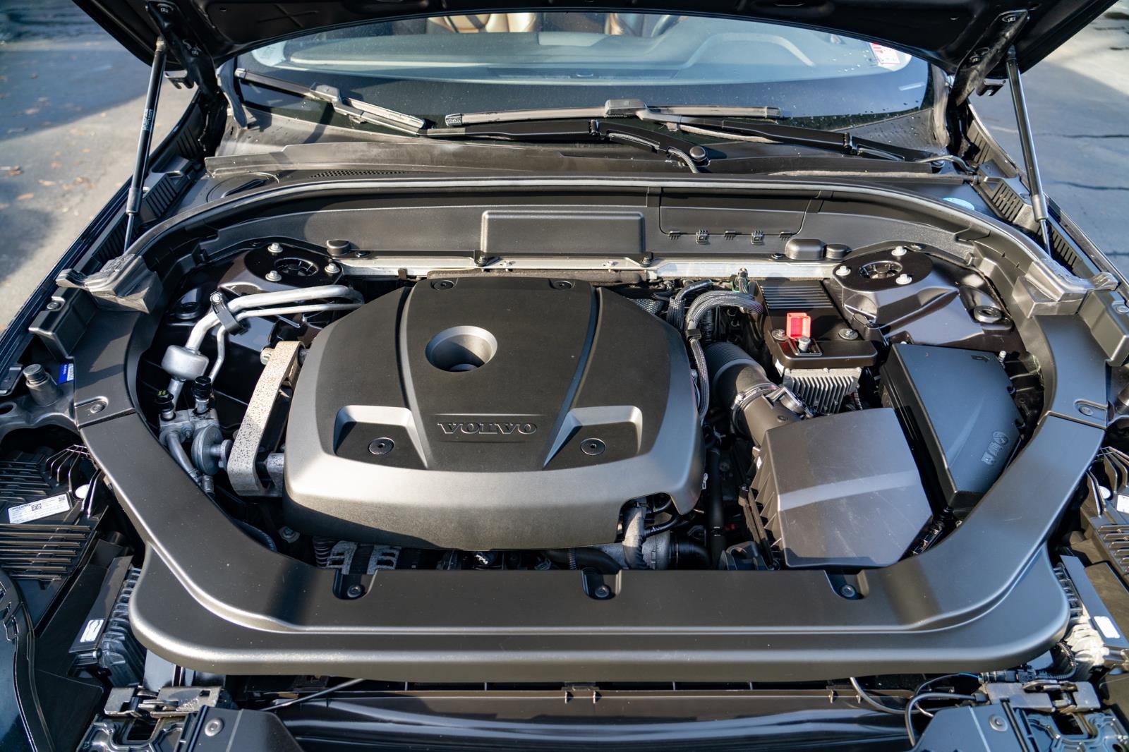 Used 2018 Volvo XC60 T5 Momentum w/ Convenience Package AWD/4WD image 30