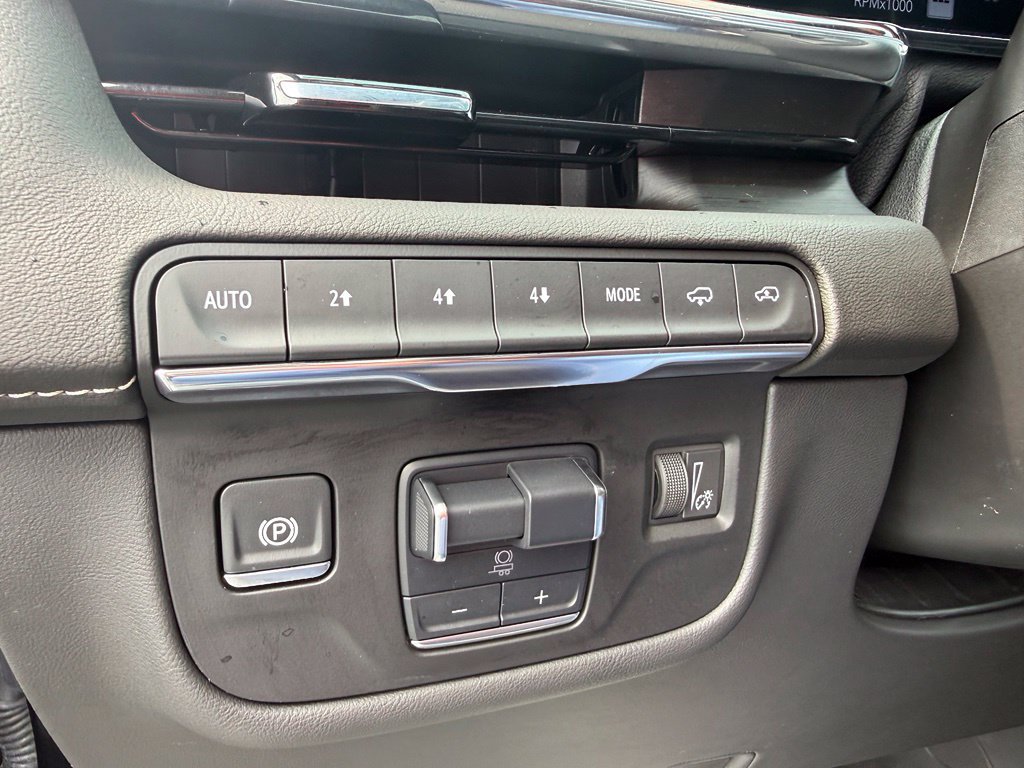 Used 2024 Cadillac Escalade Premium Luxury w/ Performance Package AWD/4WD image 39