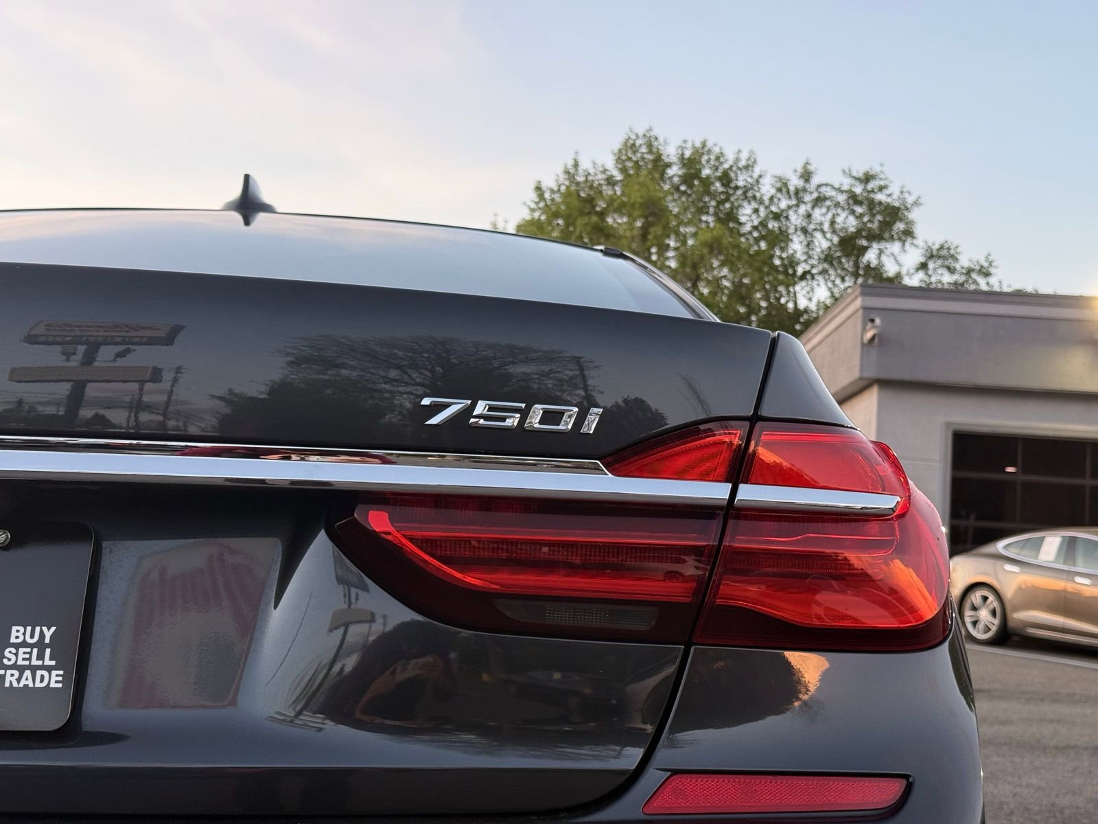 Used 2016 BMW 750i xDrive image 10