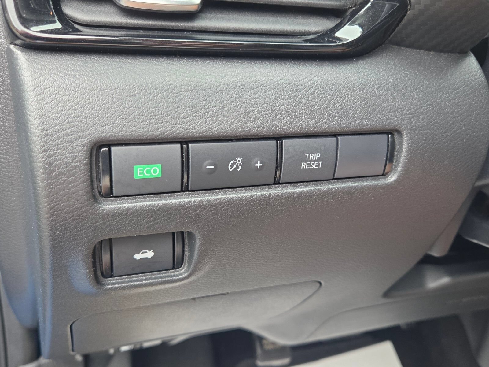 Used 2024 Nissan Sentra SV FWD image 28