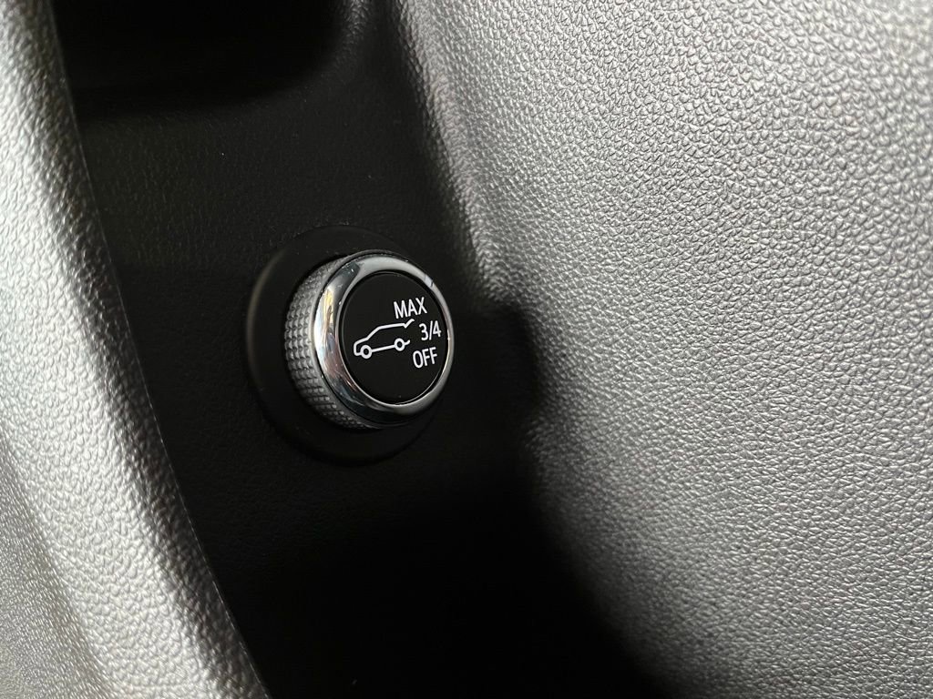 Used 2024 Cadillac XT4 Premium Luxury image 16