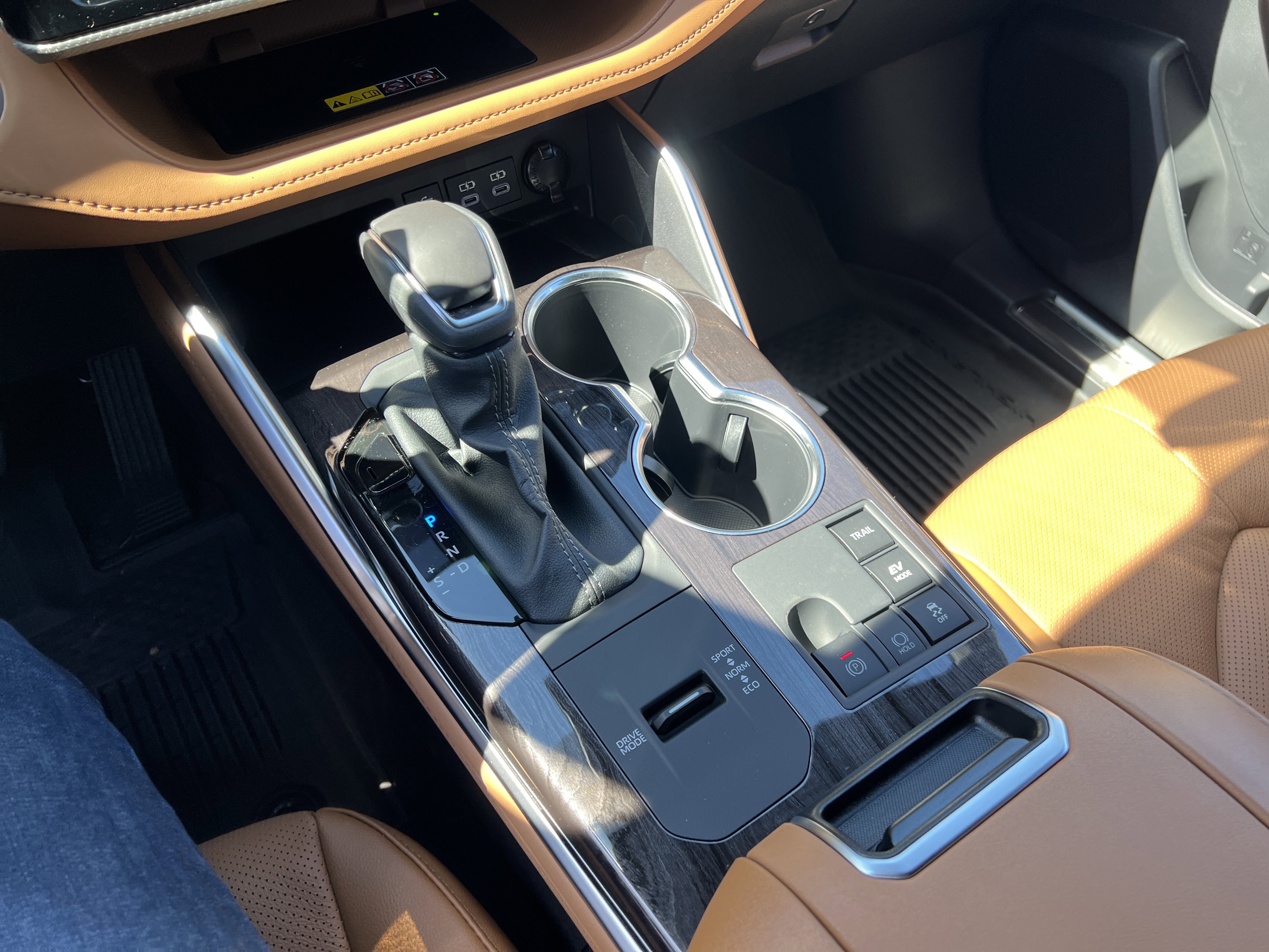 New 2026 Toyota Highlander Platinum image 23