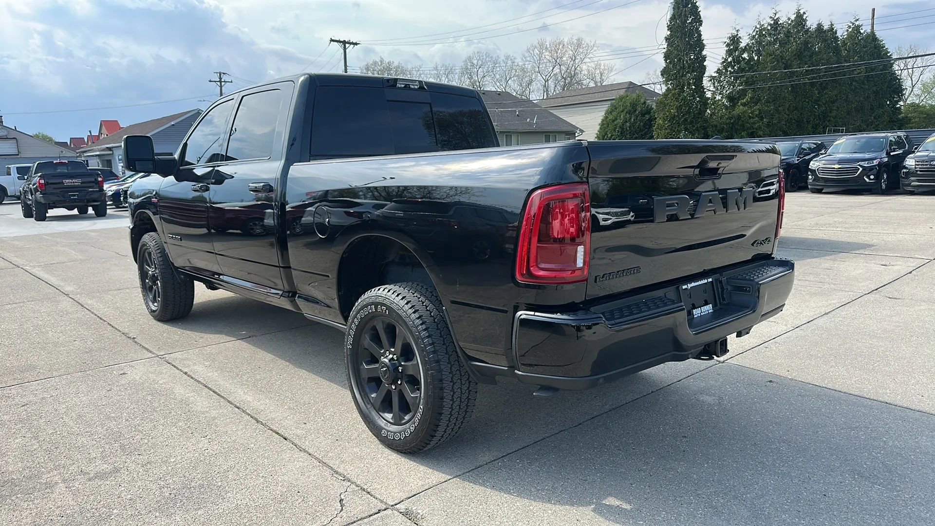 Used 2025 RAM 2500 Laramie AWD/4WD image 7