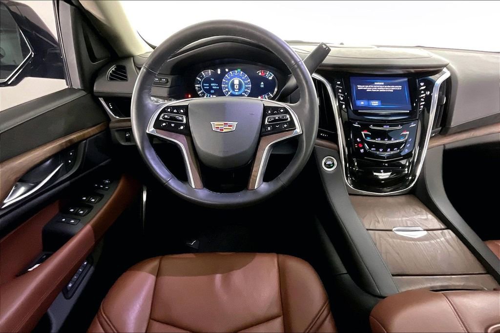 Used 2017 Cadillac Escalade Premium Luxury image 7