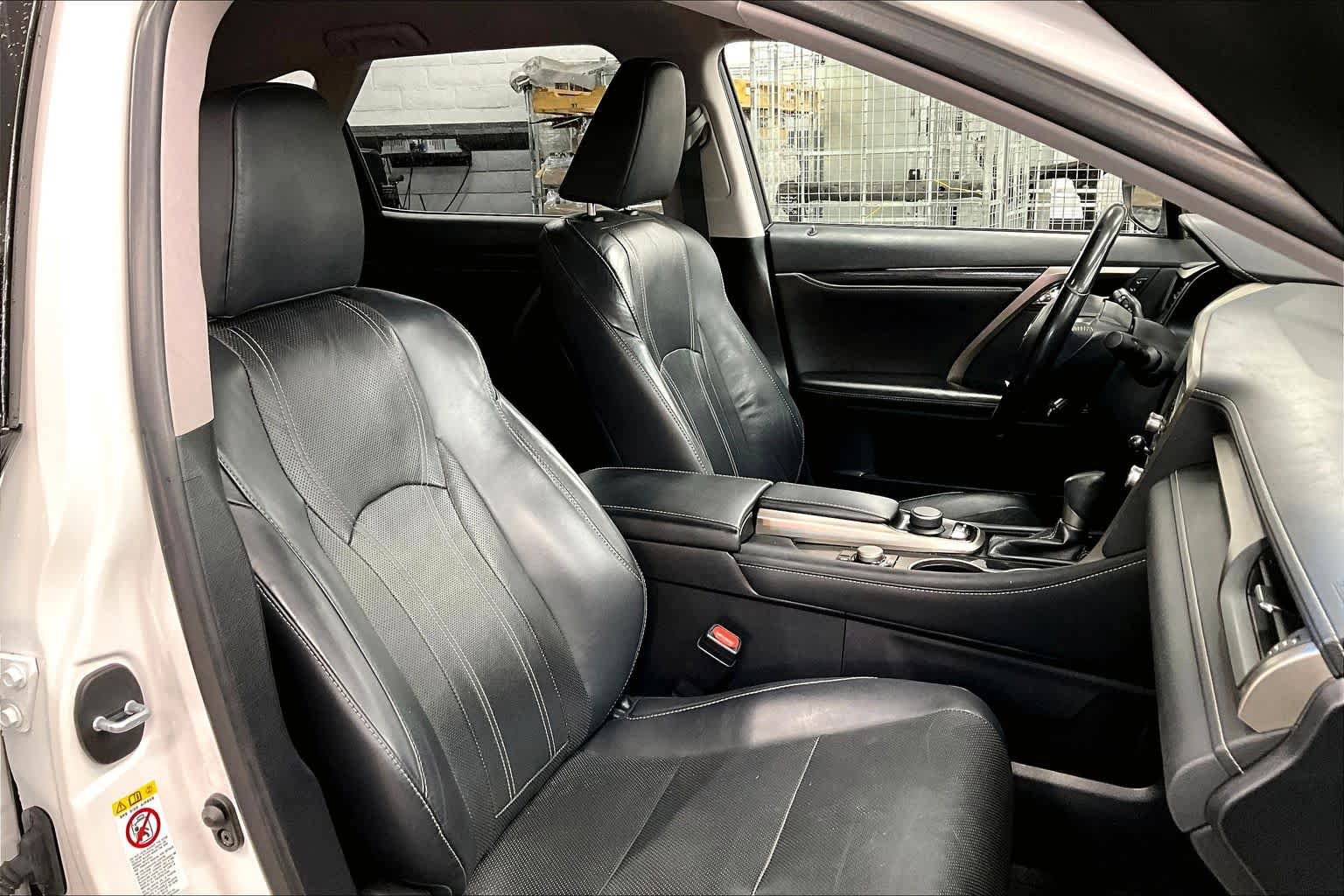Used 2018 Lexus RX 350L FWD w/ Accessory Package image 8