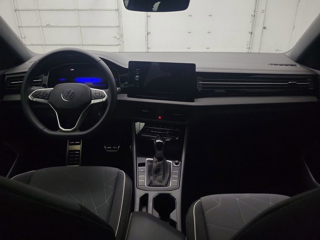 Used 2025 Volkswagen Jetta Sport image 11