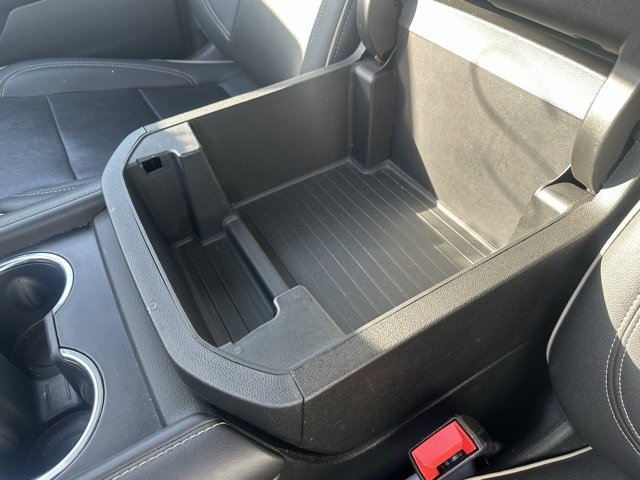 Used 2023 Chevrolet Suburban Premier image 14