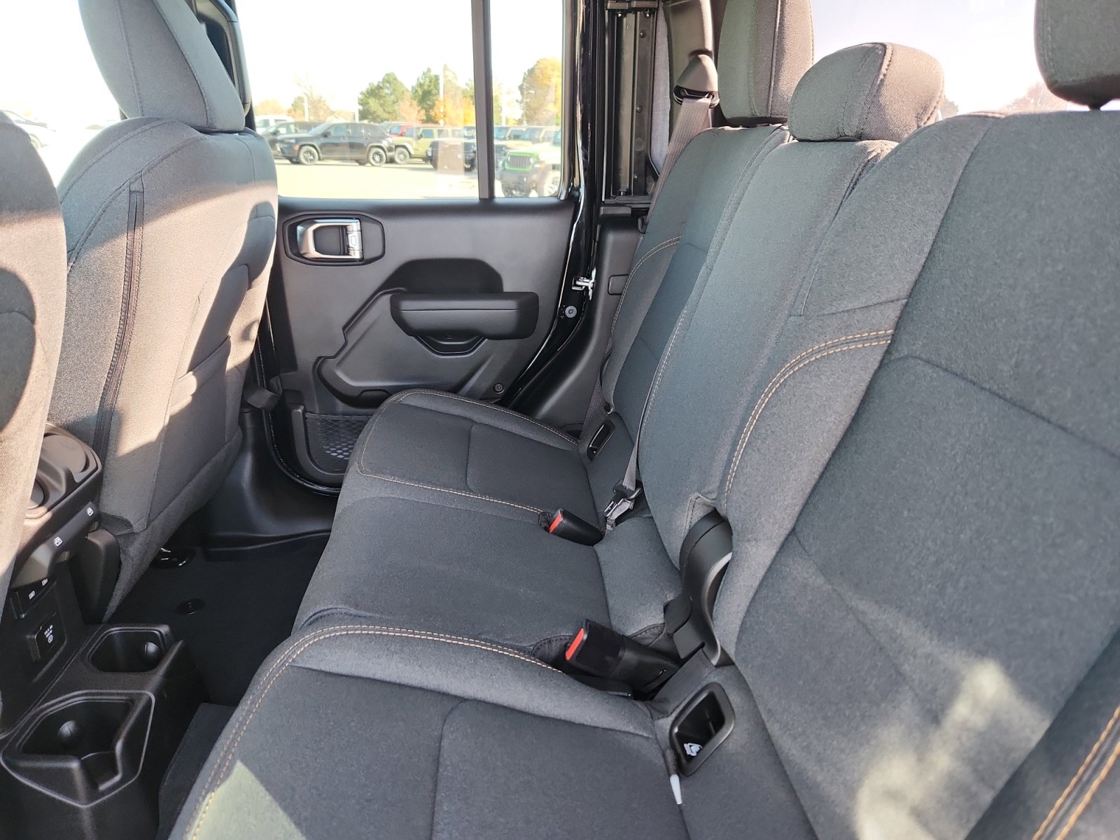 New 2025 Jeep Gladiator Willys AWD/4WD image 18