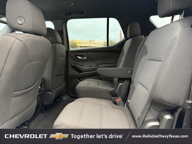 Used 2023 Chevrolet Traverse LT FWD image 31