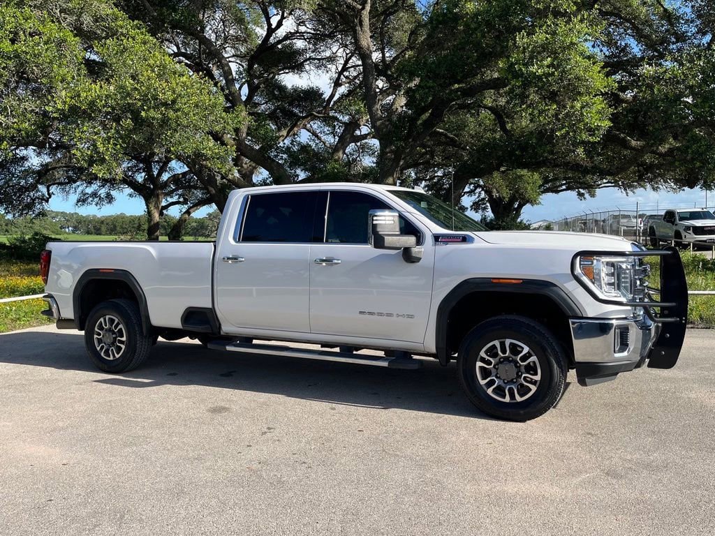 Used 2022 GMC Sierra 3500 SLT RWD image 3